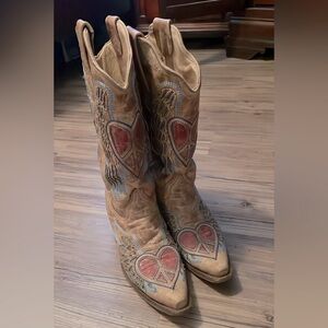 Corral boots